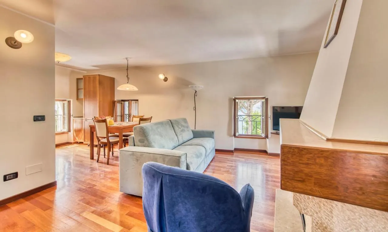 Apartment Appartamenti Fiori Del Lago Garda