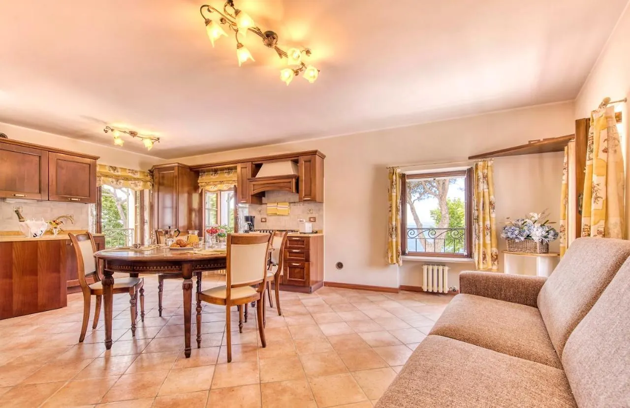 Apartment Appartamenti Fiori Del Lago Garda  Italy