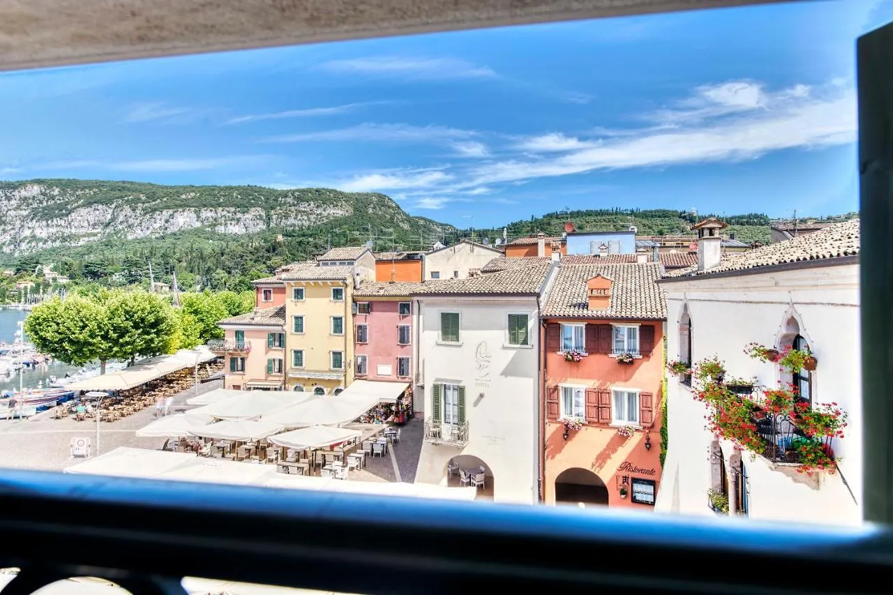 Apartment Appartamenti Fiori Del Lago Garda